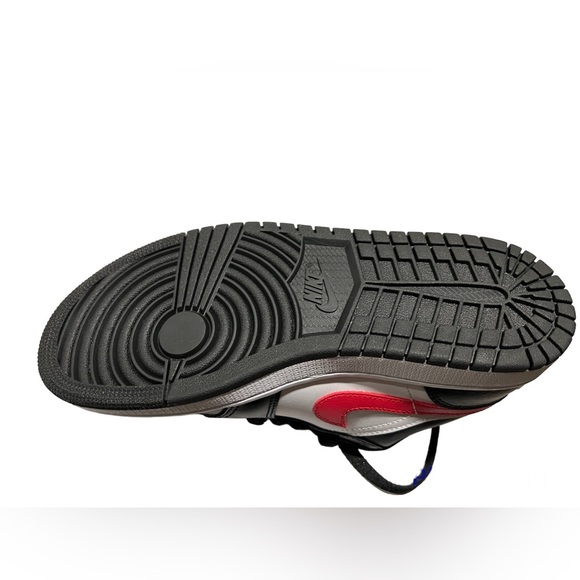 2020 AIR JORDAN 1 LOW ‘SIREN RED’ - Picture 3 of 9